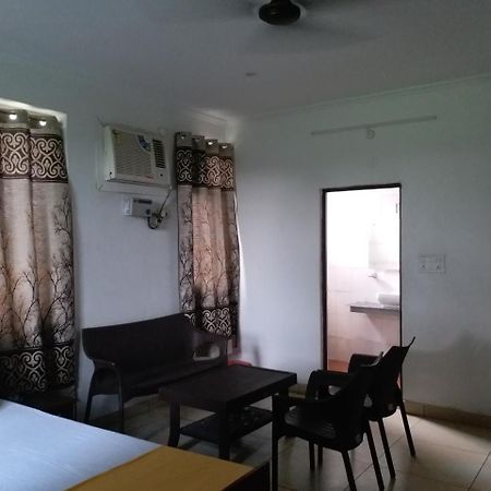 Krishna Hansraj Hotel Уна Экстерьер фото
