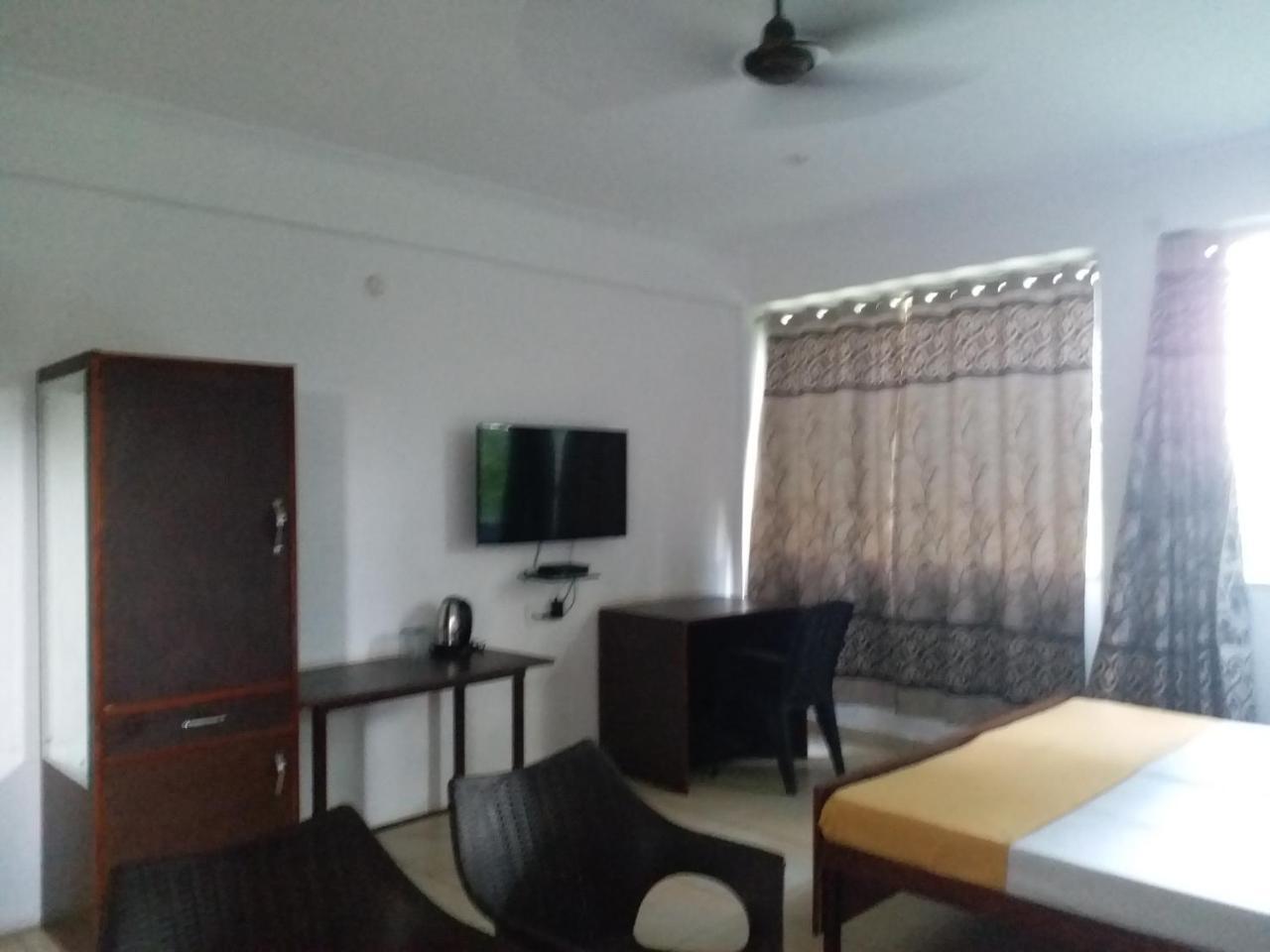 Krishna Hansraj Hotel Уна Экстерьер фото