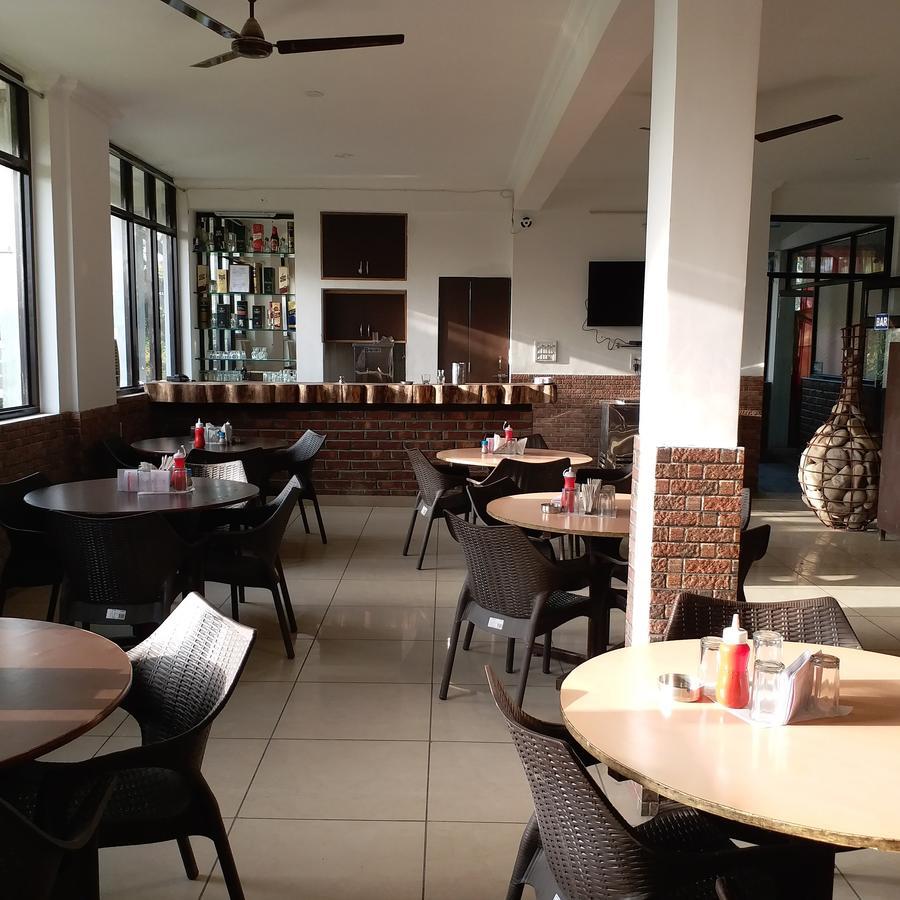 Krishna Hansraj Hotel Уна Экстерьер фото